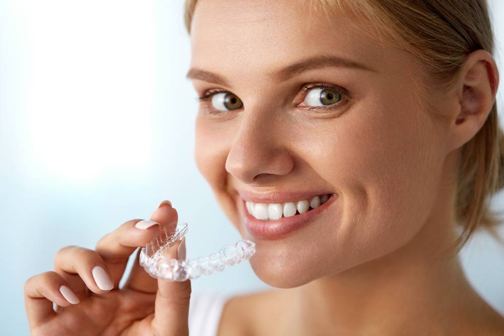 Quels sont les risques du blanchiment dentaire à domicile ?-1